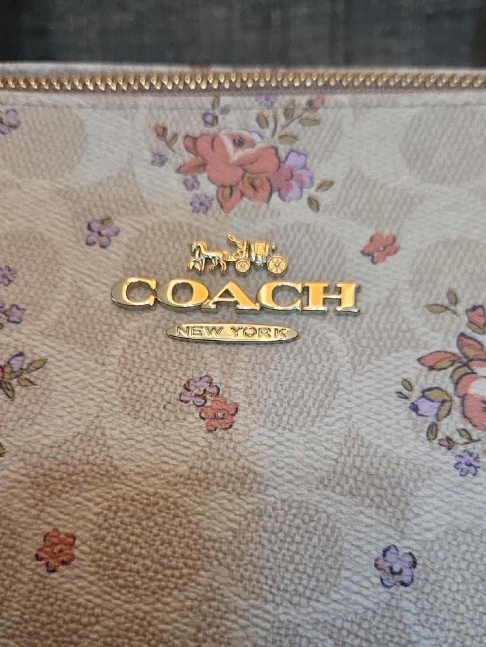 COACH Beige Floral Signature Tote with Pink Leather Handles w/ Matching Wristlet - Picture 2 of 12
